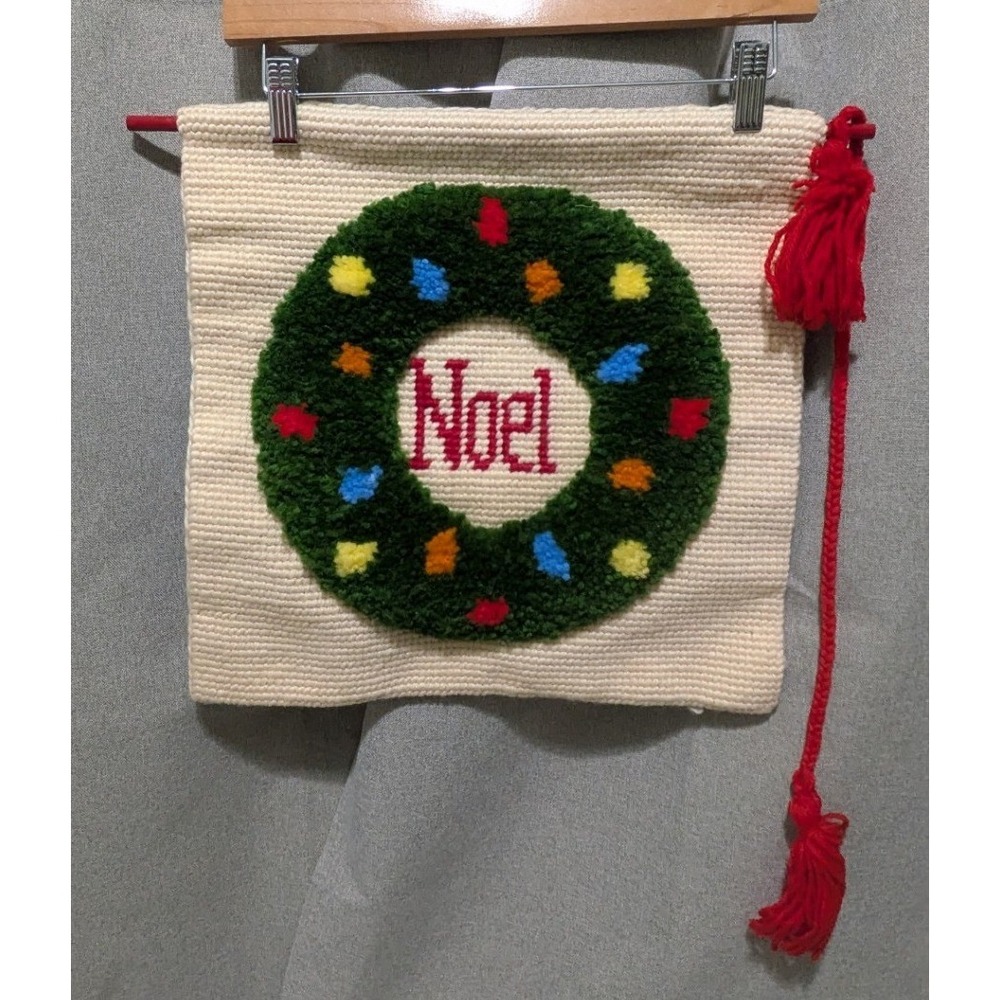 Unbranded Latch Hook Wall Hanging Unisex OS Cream Excellent Noel Wreath Vintage